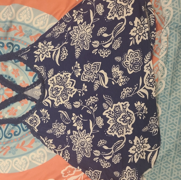 Three short sleeves Tops - Picture 4 of 5